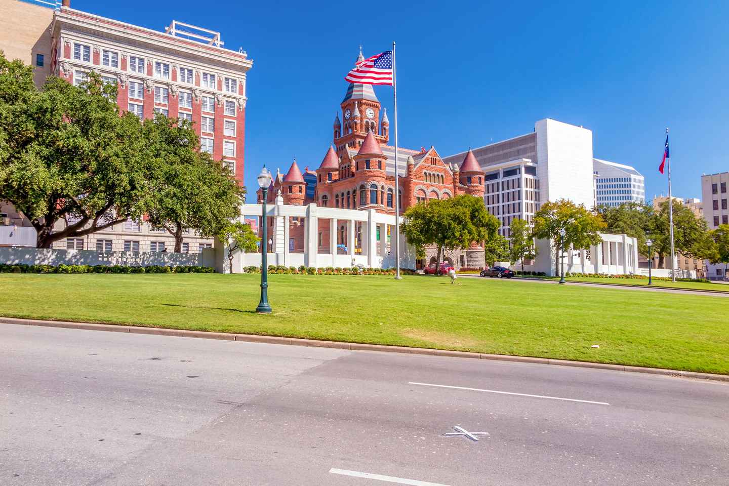 Dallas: JFK Assassination and Sixth Floor Museum Tour thumbnail