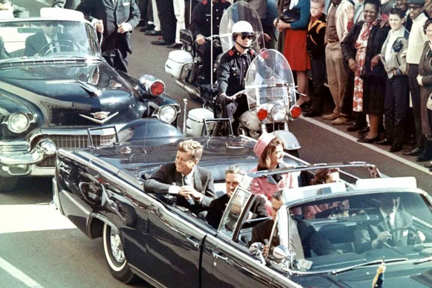 Dallas: 2-Hour JFK Assassination Tour without Museum thumbnail