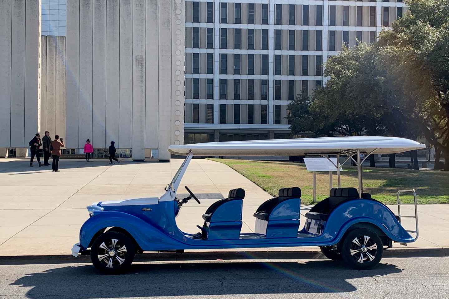 Dallas: 1 or 2-Hour Electric Cruiser Open-Air Tour thumbnail